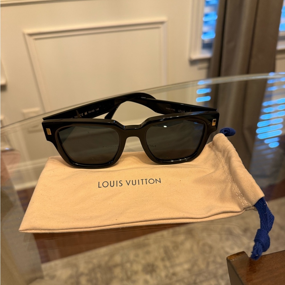 Louis Vuitton Black Escape Square Sunglasses - Size W